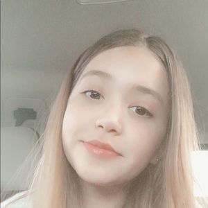 Meet your Posher, Aura